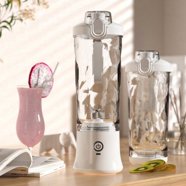 Mini electric juicing blender